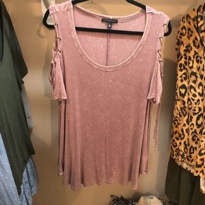 Women’s Cold shoulder top XL
